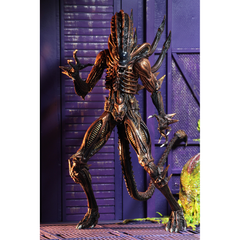 ALIENS: Series 13 Scorpion Alien Kenner Tribute Action Figure with Mini-Comic Book