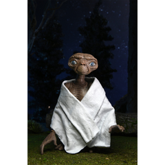 E.T. THE EXTRA TERRESTRIAL: 40th Anniversary - Ultimate E.T. 7 inch Scale Action Figure