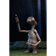 E.T. THE EXTRA TERRESTRIAL: 40th Anniversary - Ultimate E.T. 7 inch Scale Action Figure