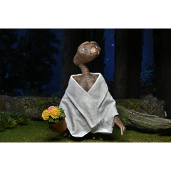 E.T. THE EXTRA TERRESTRIAL: 40th Anniversary - Ultimate E.T. 7 inch Scale Action Figure