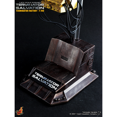 TERMINATOR SALVATION Terminator Factory - T-700 1/6th Scale Collectible Diorama