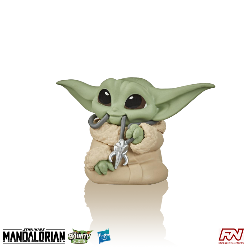 STAR WARS: THE BOUNTY COLLECTION SERIES 2 The Child Collectible Toy 2.2-Inch “Baby Yoda” Mandalorian Necklace Figure