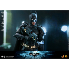 THE DARK KNIGHT RISES: Batman 1/6th Scale Collectible Figure