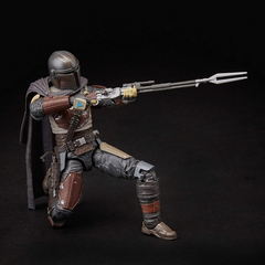 STAR WARS: The Black Series The Mandalorian 6-Inch Scale Action Figure