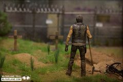 THE WALKING DEAD: TV Series 9: Grave Digger Daryl Dixon Action Figure