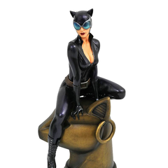 DC COMIC GALLERY: Catwoman PVC Diorama