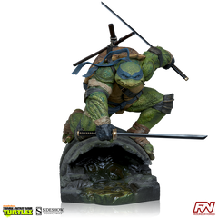 TEENAGE MUTANT NINJA TURTLES: Leonardo Statue