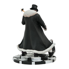DC COMIC GALLERY: Penguin PVC Diorama