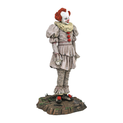 IT CHAPTER TWO GALLERY: Pennywise Swamp PVC Diorama