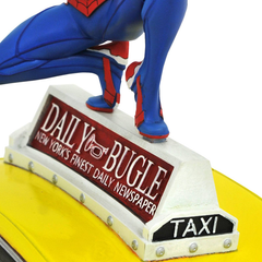 MARVEL GALLERY: PS4 Spider-Man (on Taxi) Gallery PVC Diorama