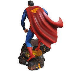 DC COMICS GALLERY: Superman PVC Diorama