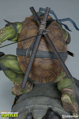 TEENAGE MUTANT NINJA TURTLES: Leonardo Statue