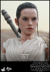 STAR WARS: Rey 1:6 Scale Movie Masterpiece Figure