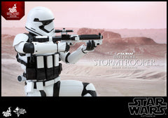 STAR WARS: First Order Stormtrooper (Jakku Exclusive) 1:6 Scale Movie Masterpiece Figure